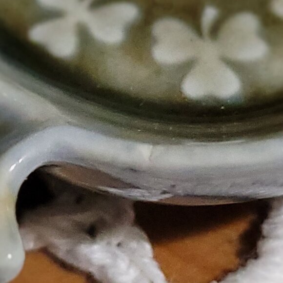 Wade Irish Porcelain - Cauldron and Shamrock Dish with Pixie Gnome Leprechaun - Picture 15 of 15